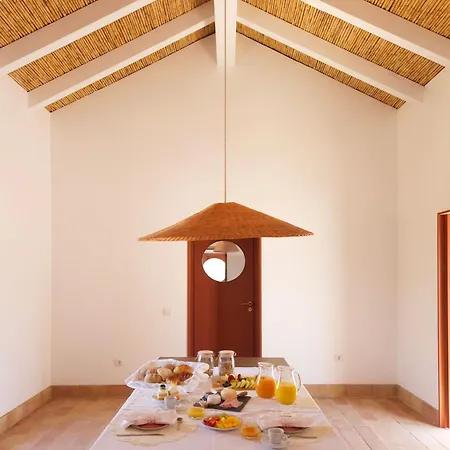 Monte Acoteias - Vakantieboerderij *
